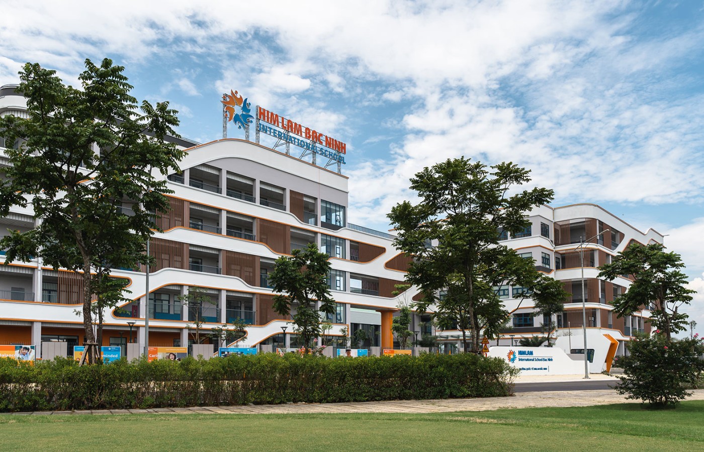INTERNATIONAL SHOOL