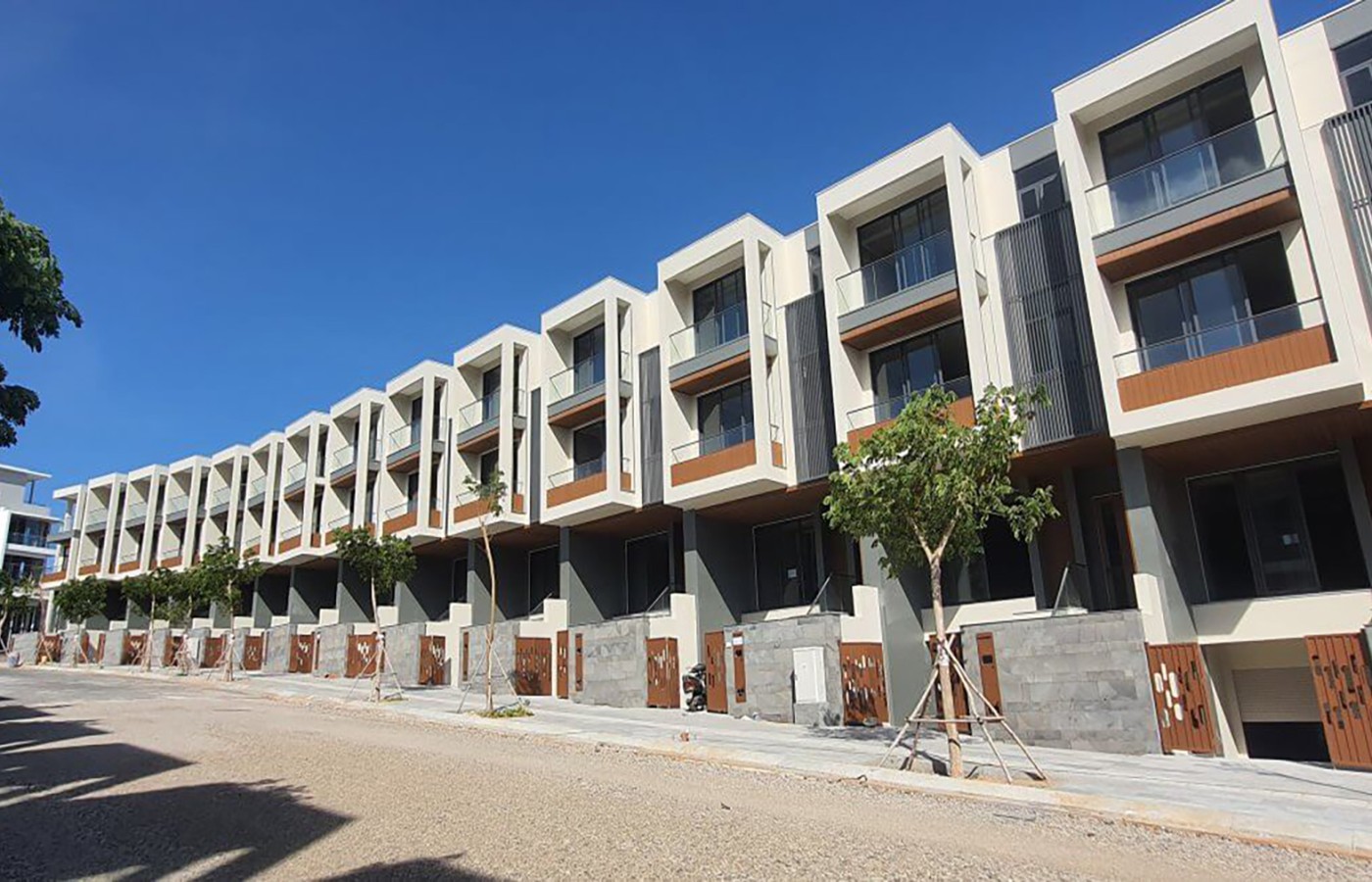 SUMMERLAND RESORT